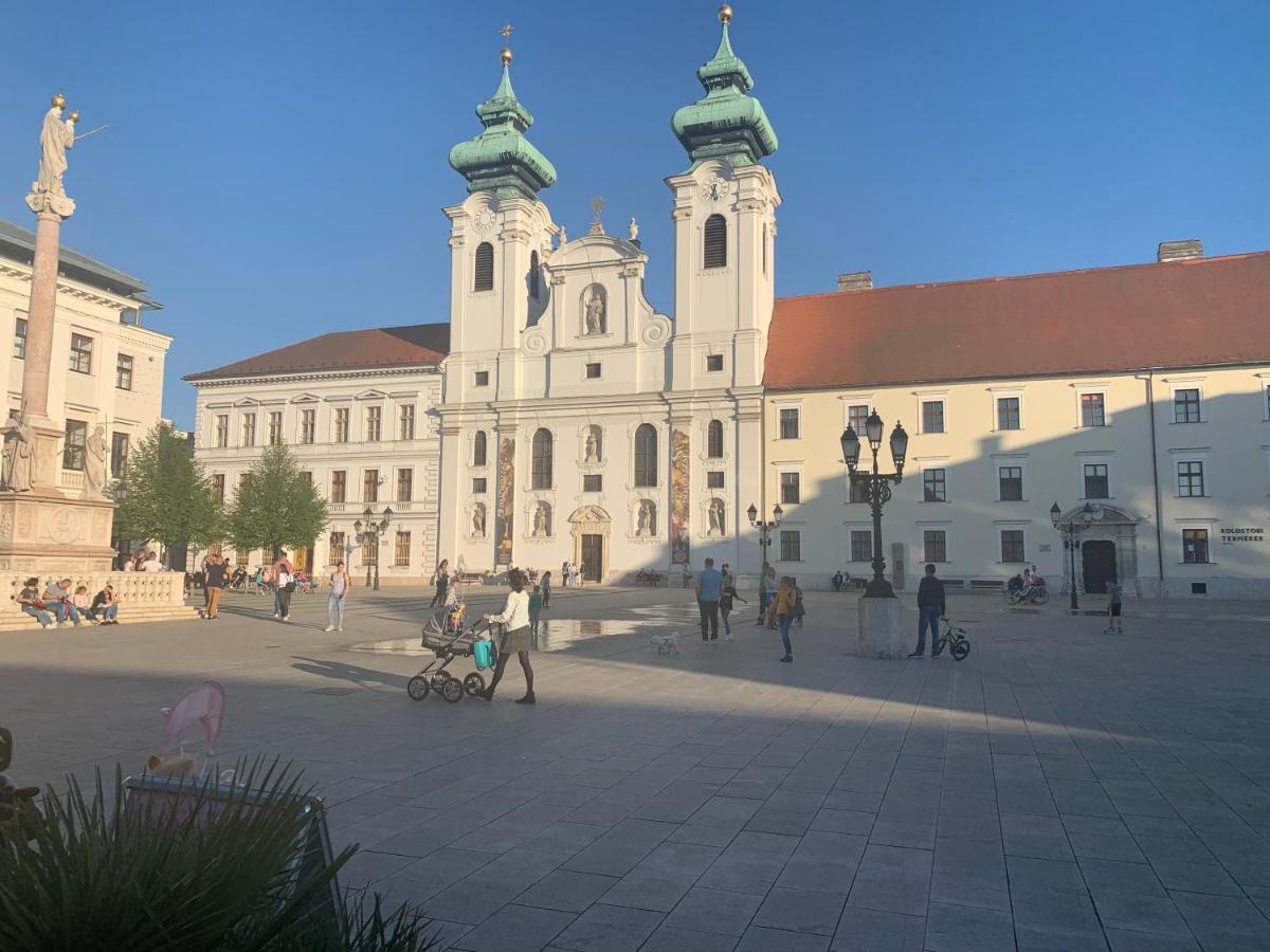 Apartamento Origo Győr Exterior foto