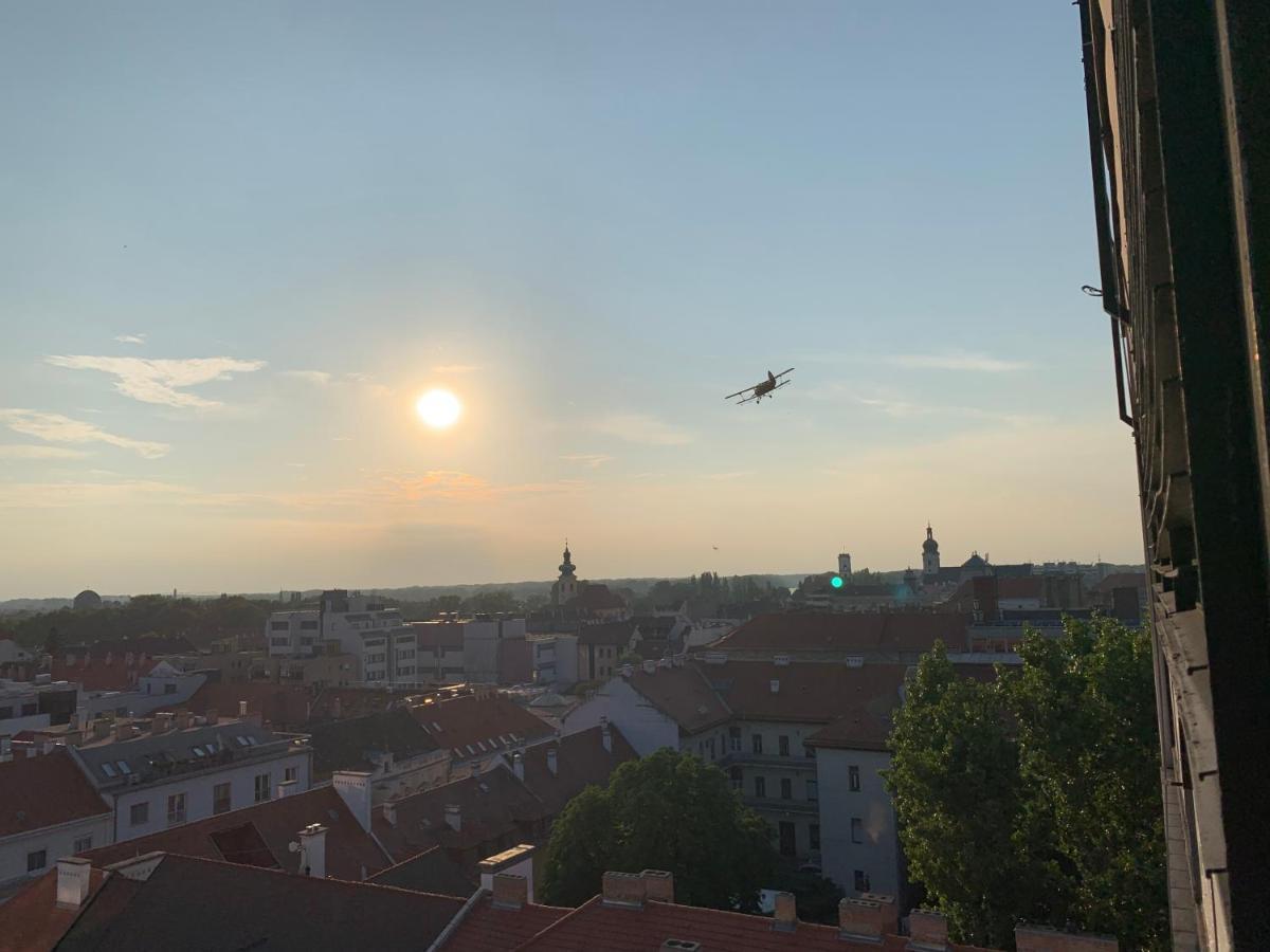 Apartamento Origo Győr Exterior foto