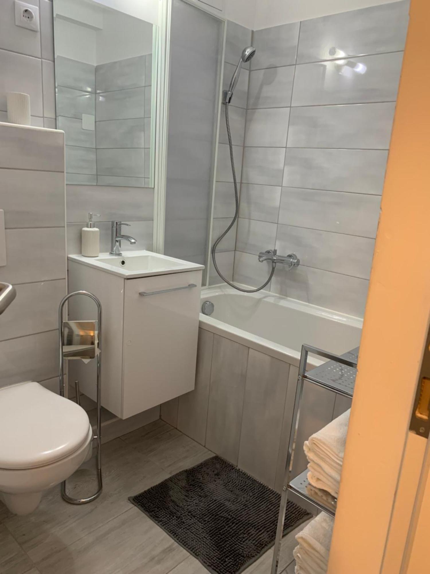 Apartamento Origo Győr Exterior foto
