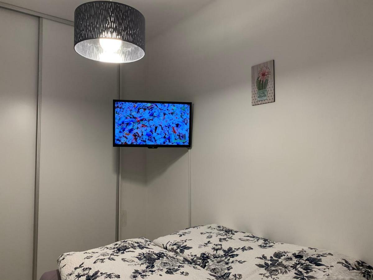 Apartamento Origo Győr Exterior foto